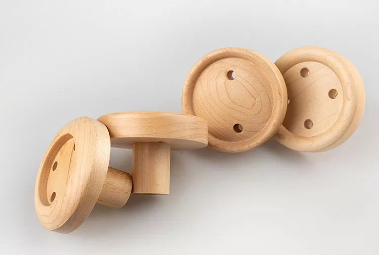 LÜNIC Garderobenhaken aus Holz im Knopf Design