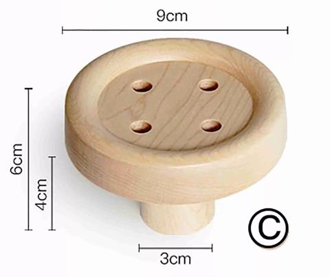Garderobenhaken aus Holz im Knopf Design