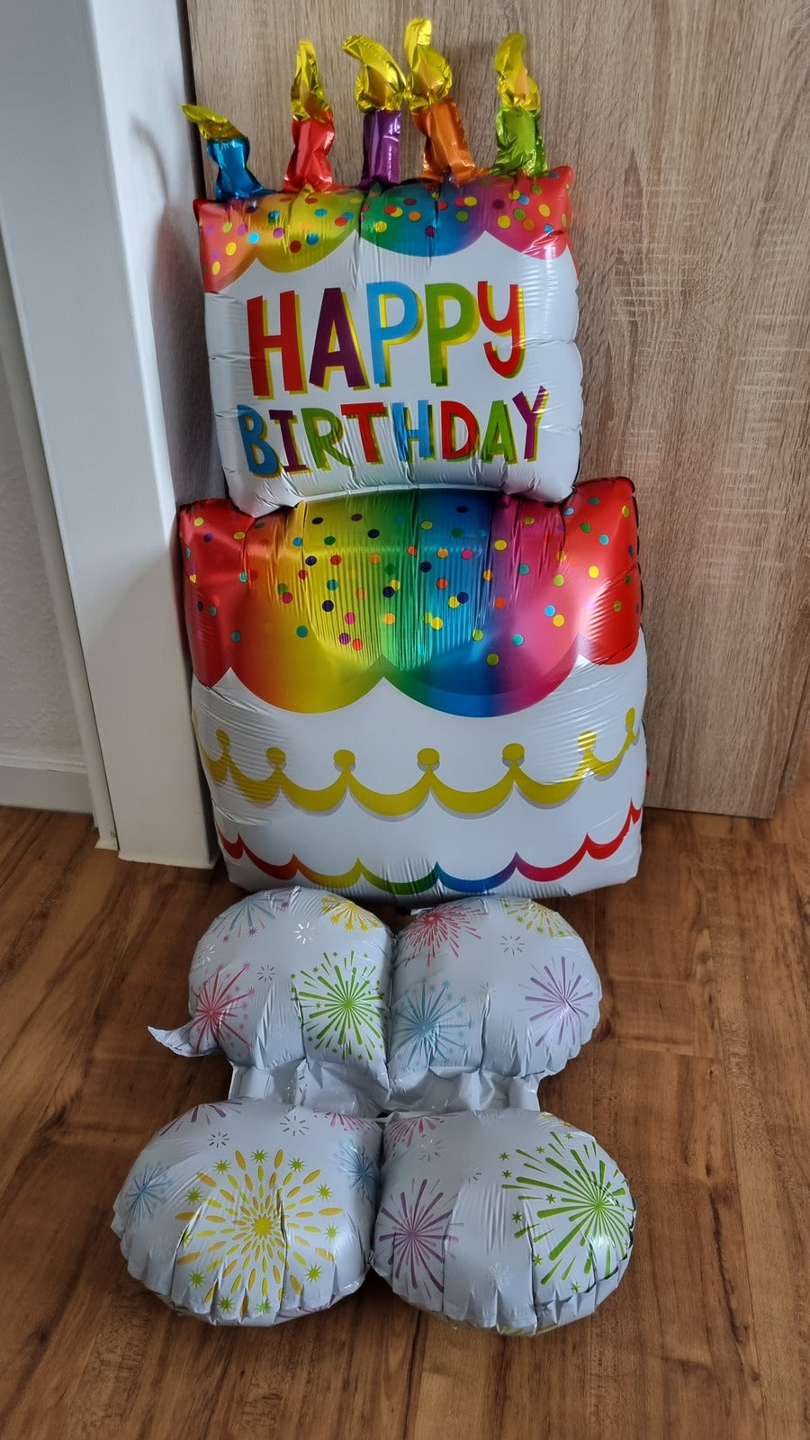 Riesiger 3D Folienballon 110 cm stehend - Happy Birthday Torten Geburtstagstorte